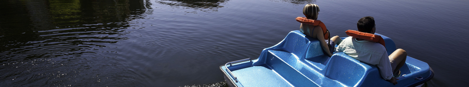 Pontoon Boats - Blue Pigeon Resort