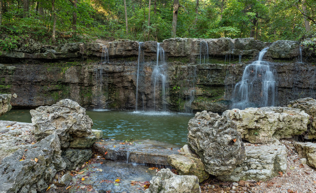 Descubra retiros de álbumes de recortes en Branson - Cascada de Branson