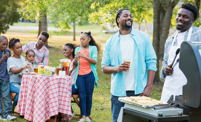 Family Enjoying BBQ | The Best Branson Family Reunions