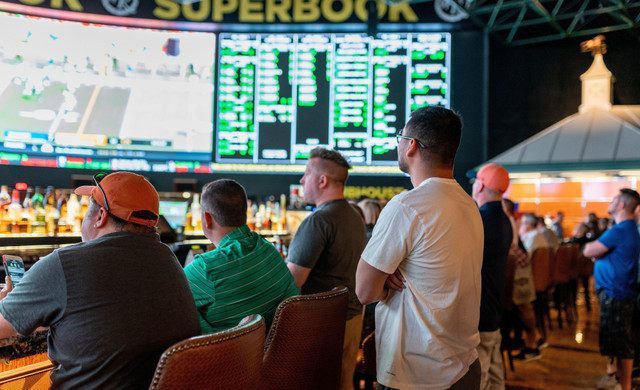 Inside how the Westgate Las Vegas SuperBook makes 442 prop bets for Super  Bowl LIII - ESPN