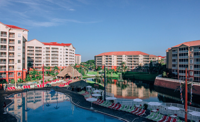 Vista aérea de la piscina de las villas de vacaciones