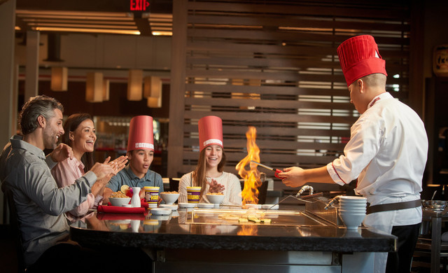 Cenas seguras y sabrosas | Comer Hibachi en Benihana