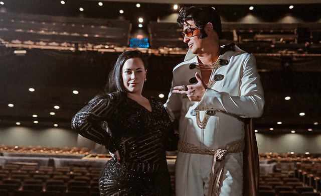 Entretenimiento en Las Vegas | Elvis y una mujer