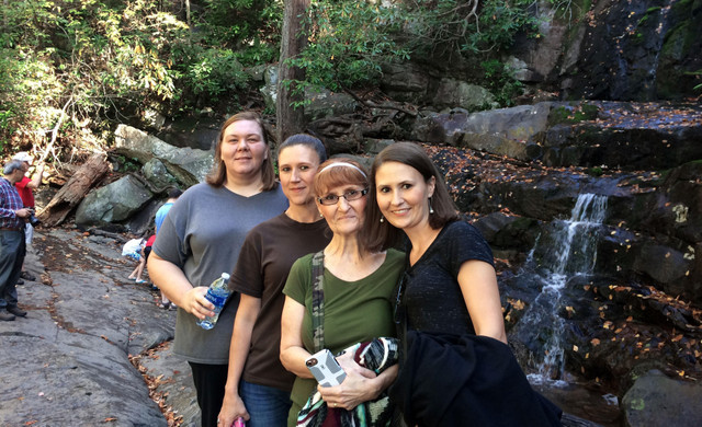 Pigeon Forge Hotels Near Local Activities - Family Hiking