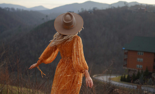 Gatlinburg Hotel Deals - Scenic View Smoky Mountain Resort