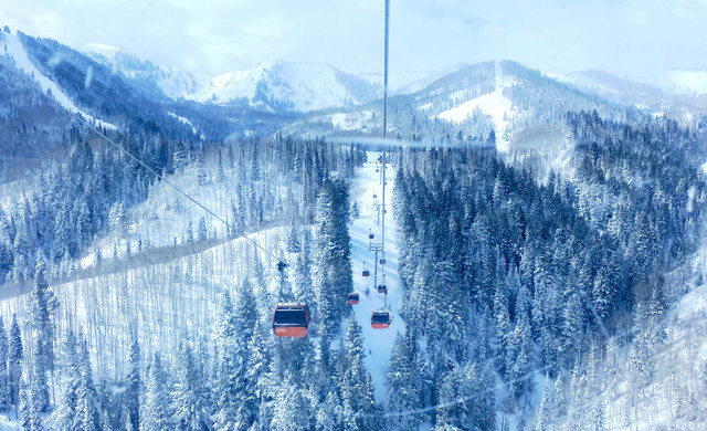 Activities in Westgate Park City Resort | Cable Cars in the Winter Time