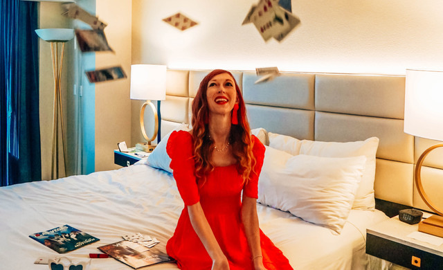 redhead celebrating casino win - westgate las vegas