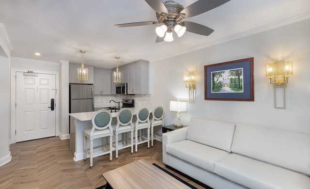 Spacious Hotel Rooms in Historic Williamsburg