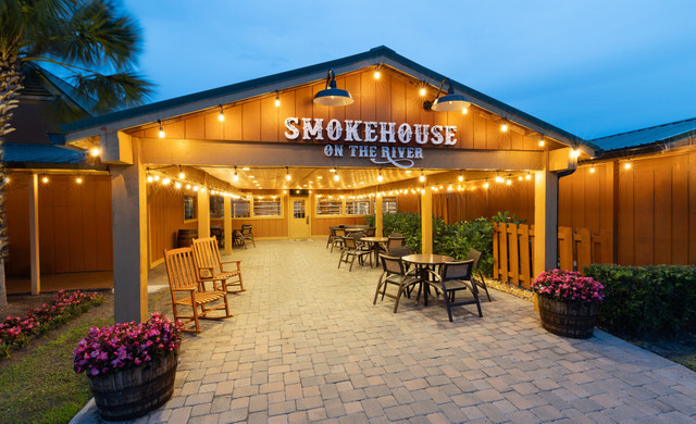 Smokehouse on the River | River Ranch Marina