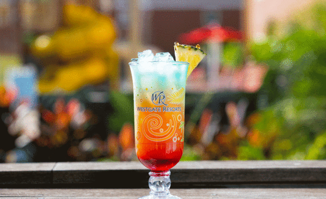 Cocktails by the poolside bar | Poolside Resorts in Orlando, FL | Westgate Lakes Resort & Spa