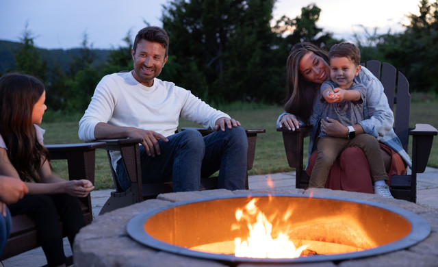 Branson Lakes - Familia en la fogata