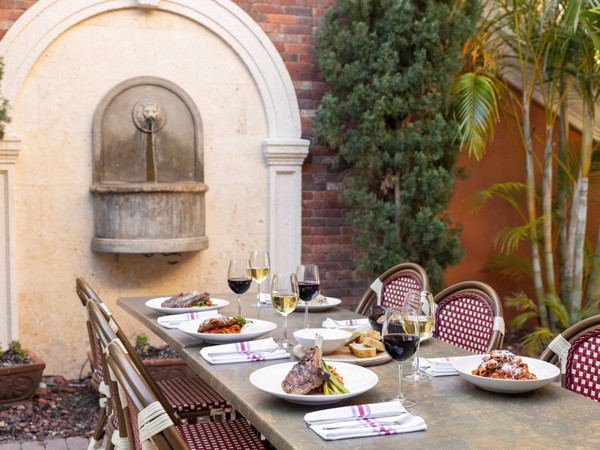 Villa Italiano Chophouse - outside dining
