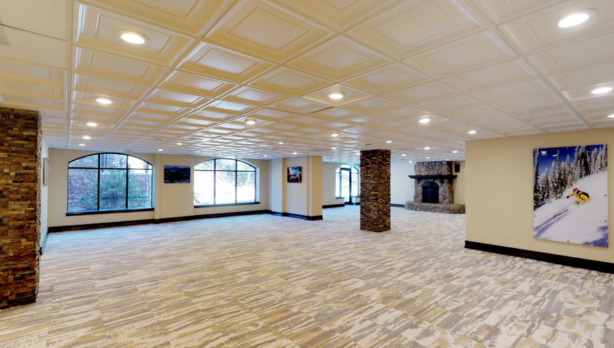 Espacio para reuniones de Park City para bodas y grupos en nuestro hotel y estación de esquí de Utah | salón de baile del oso