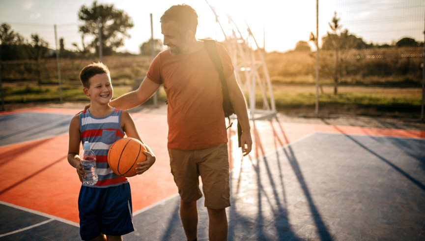 family playing basketball - westgate vacation villas resort