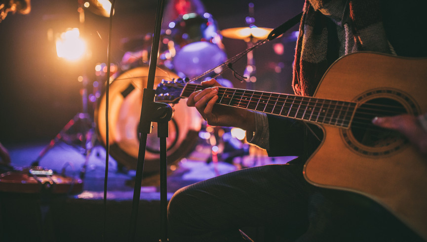 Free Things To Do in Gatlinburg | instruments in stage | Westgate Smoky Mountain Resort