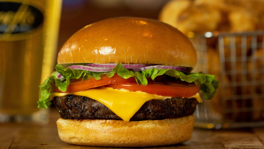 Drafts Sports Bar & Grill | Cerca de hamburguesa con queso