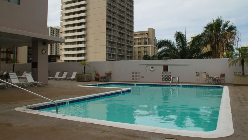 Royal Kuhio pool waikiki beach hotel