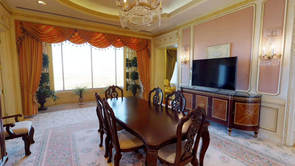 Dining room in the Ambassador Villa - Westgate Las Vegas Resort & Casino
