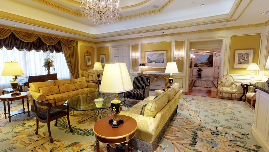 Living room area in the Ambassador Villa - Westgate Las Vegas Resort & Casino