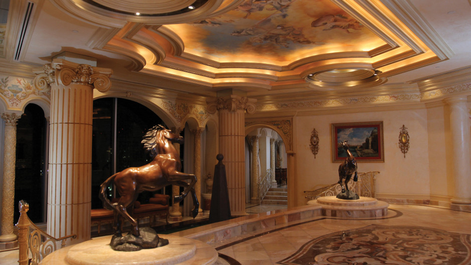 Living room in the Verona Sky Suite - Westgate Las Vegas Resort & Casino