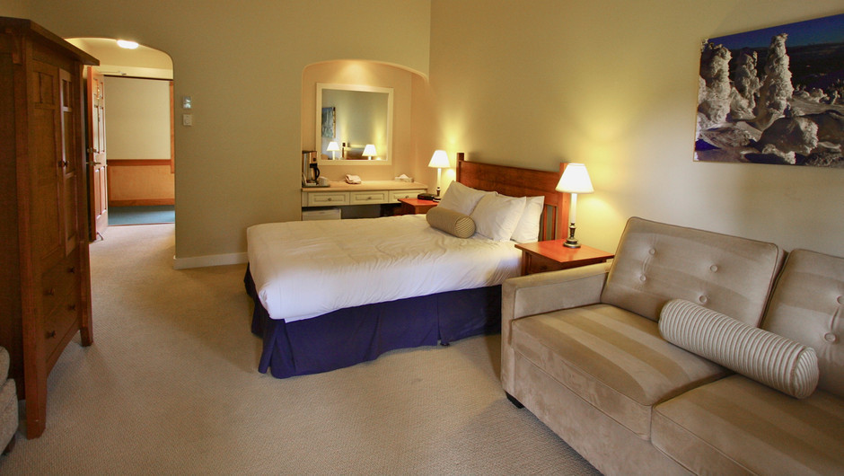 Pinnacle Lodge Deluxe Room Bedroom