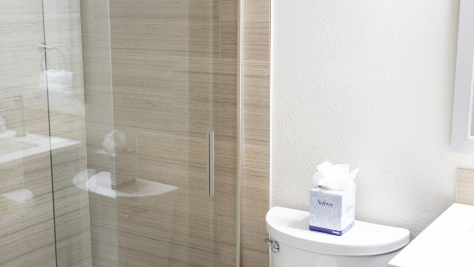 luxury toilet and shower  - Tahoe Trail