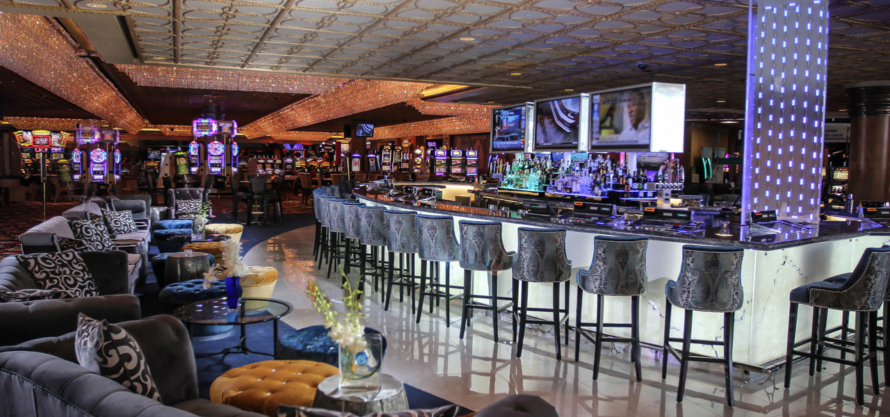 Las Vegas Bars The International Bar Is Located By The Main Lobby