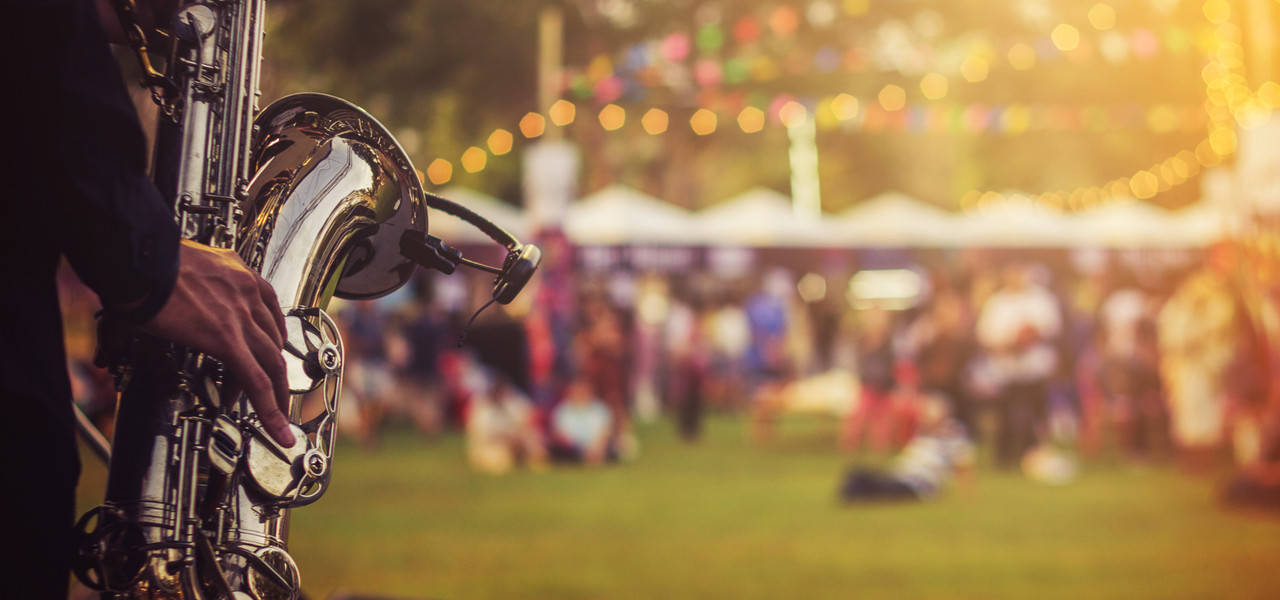 jazz festival myrtle beach | Man playing saxophone