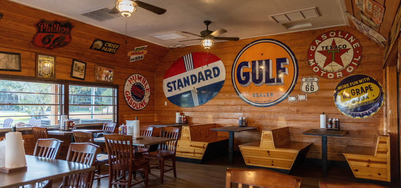 Smokehouse on the River 