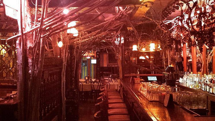 Restaurante alemán Rolf's en Navidad | 10 mejores restaurantes decorados con Navidad en Manhattan | Eventos cerca de Westgate Nueva York