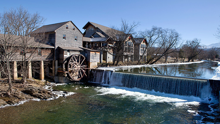 Viaje en solitario a Pigeon Forge | 8 de las mejores ideas de viajes en solitario para mujeres | Viajes en solitario para mujeres.