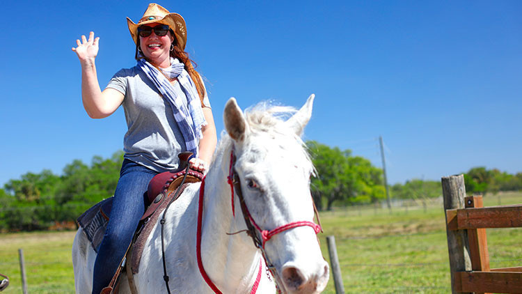 Montar a caballo en un rancho de amigos | Beneficios del planificador: las 10 mejores actividades de reuniones de equipo para grupos pequeños | Consejos para planificar reuniones | Grupos y reuniones de Westgate