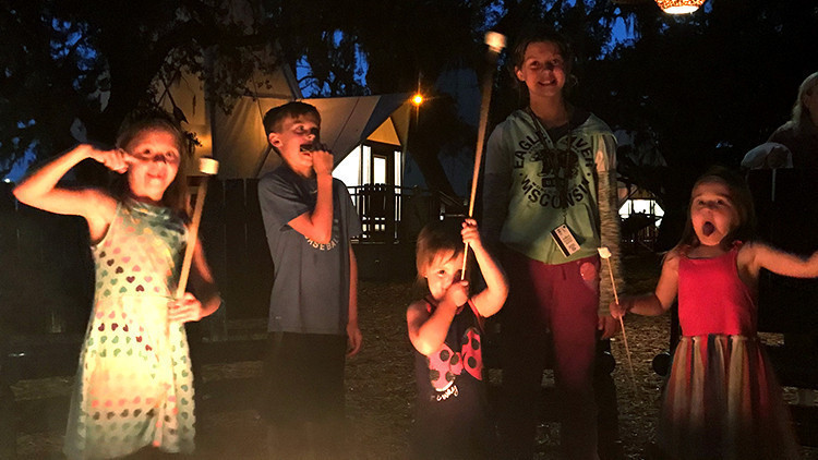 Glamping familiar | Las mejores vacaciones familiares en Rancho | 10 cosas para hacer durante sus vacaciones familiares en Dude Ranch