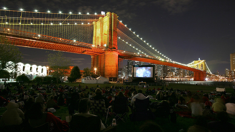 Movies With A View Under The Brooklyn Bridge | The Ultimate Guide to Free Outdoor Movies in NYC for 2019