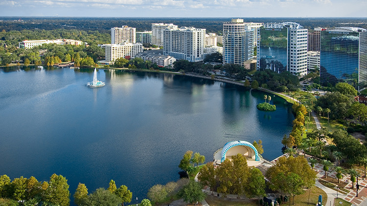 Cosas divertidas para hacer gratis en Orlando para niños Verano 2020 | Parque del lago Eola