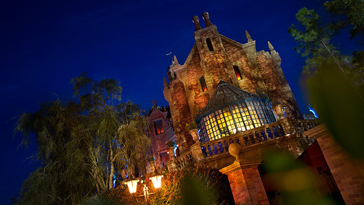 15 Virtual Disney World Tours to Turn Your Home Into a Theme Park