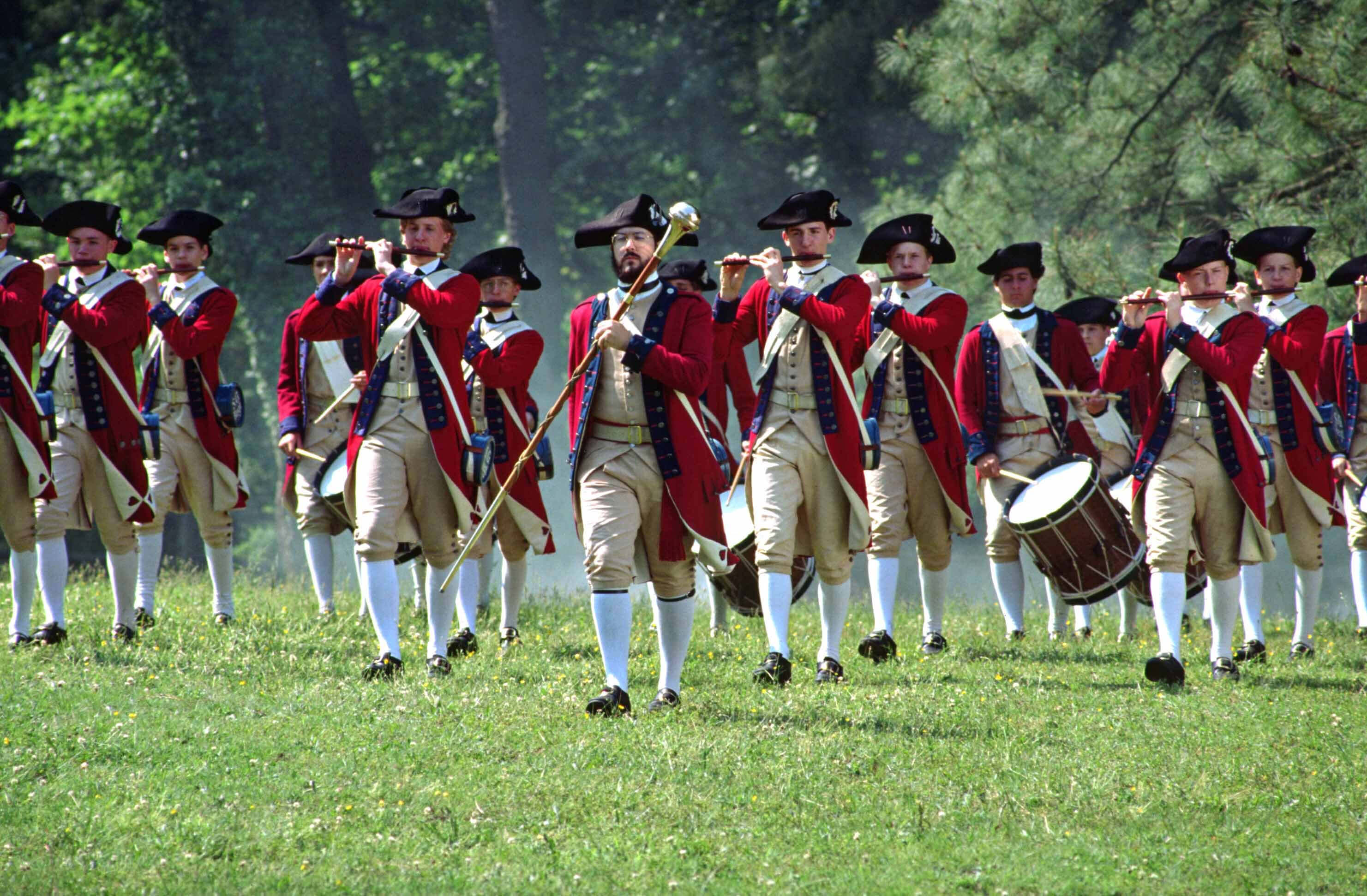 Soldados Británicos Marchando | Williamsburg Colonial Histórico | Resorts en Westgate