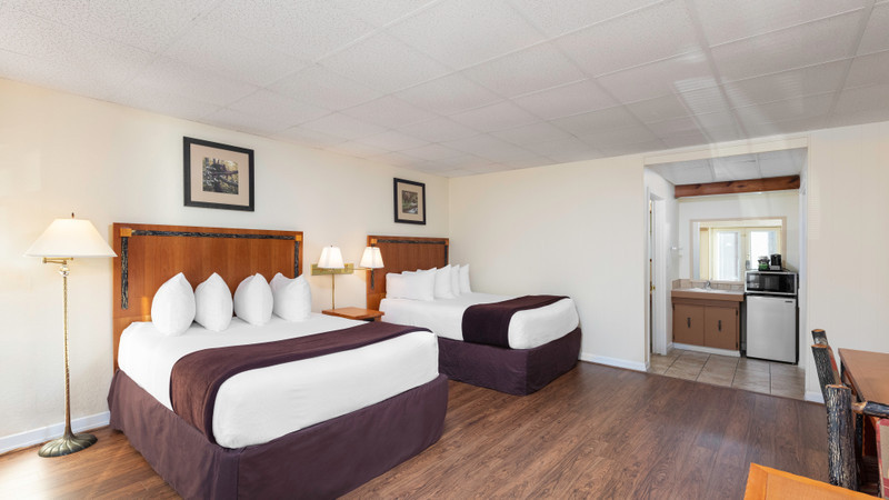 Accommodation Option -signature-queen-guestroom