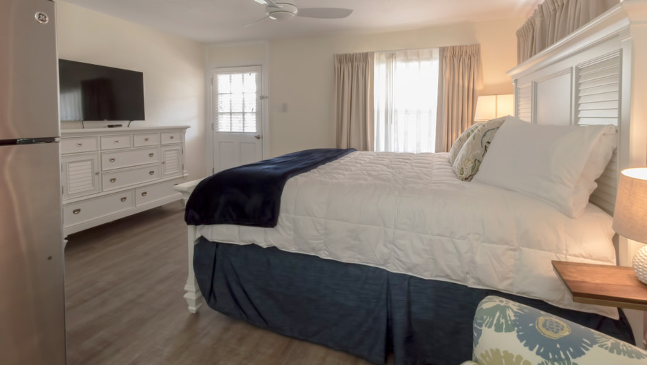 Bedroom in Seashell Suite - Sea View Inn