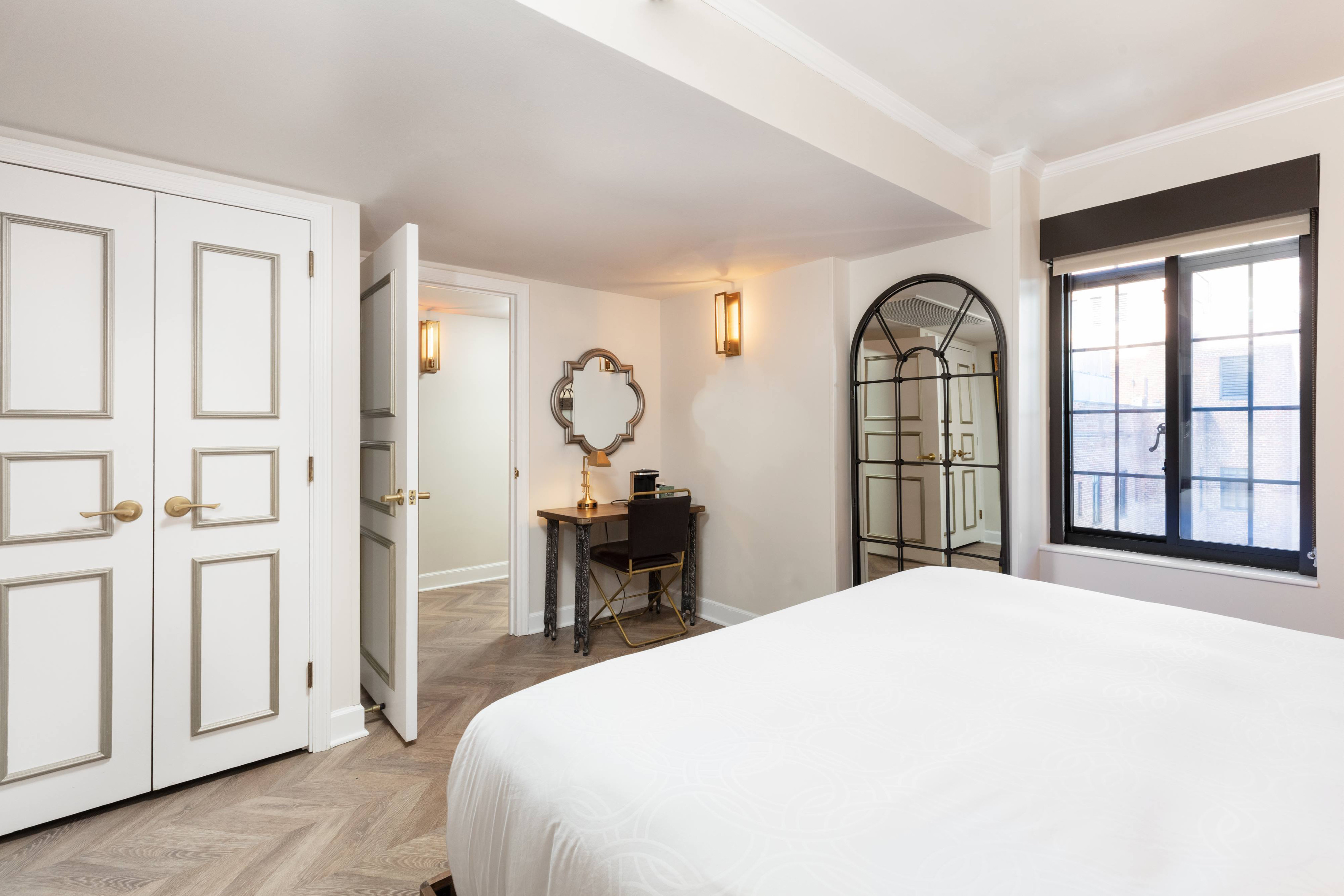 Luxe One-Bedroom King Balcony