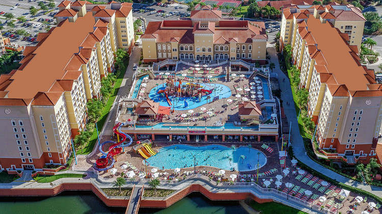 Hotel resort de lujo con parque acuático