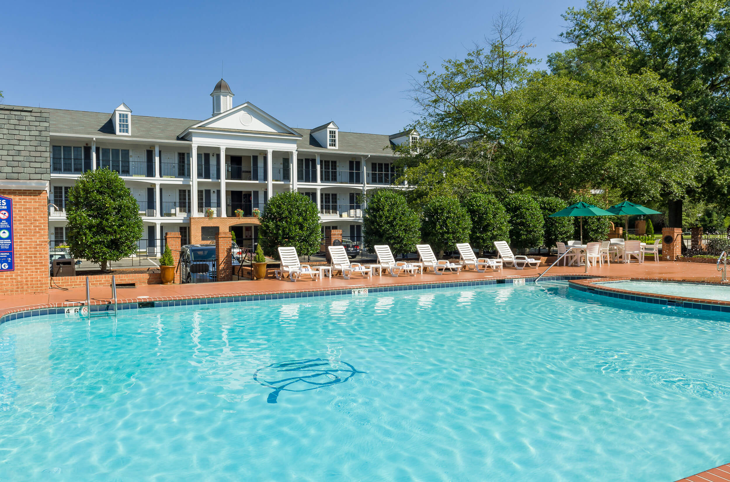 Onsite amenities include heated outdoor pool and hot tub | Westgate Historic Williamsburg Resort
