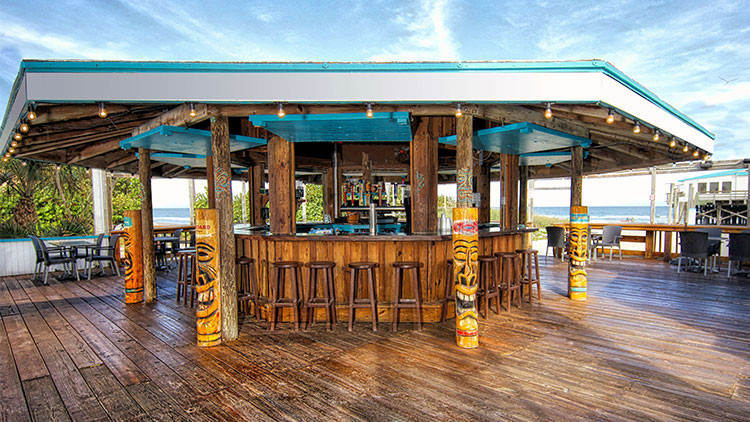 Keith's Oyster Bar in Cocoa Beach, FL | 4 Cocoa Beach Restaurants on the Water You Need to Try | Waterside Restaurants
