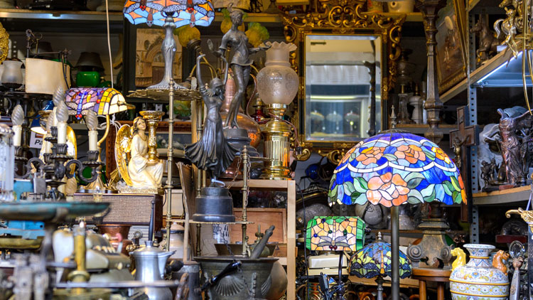 10 Antique Stores Las Vegas Locals Visit All Year Long