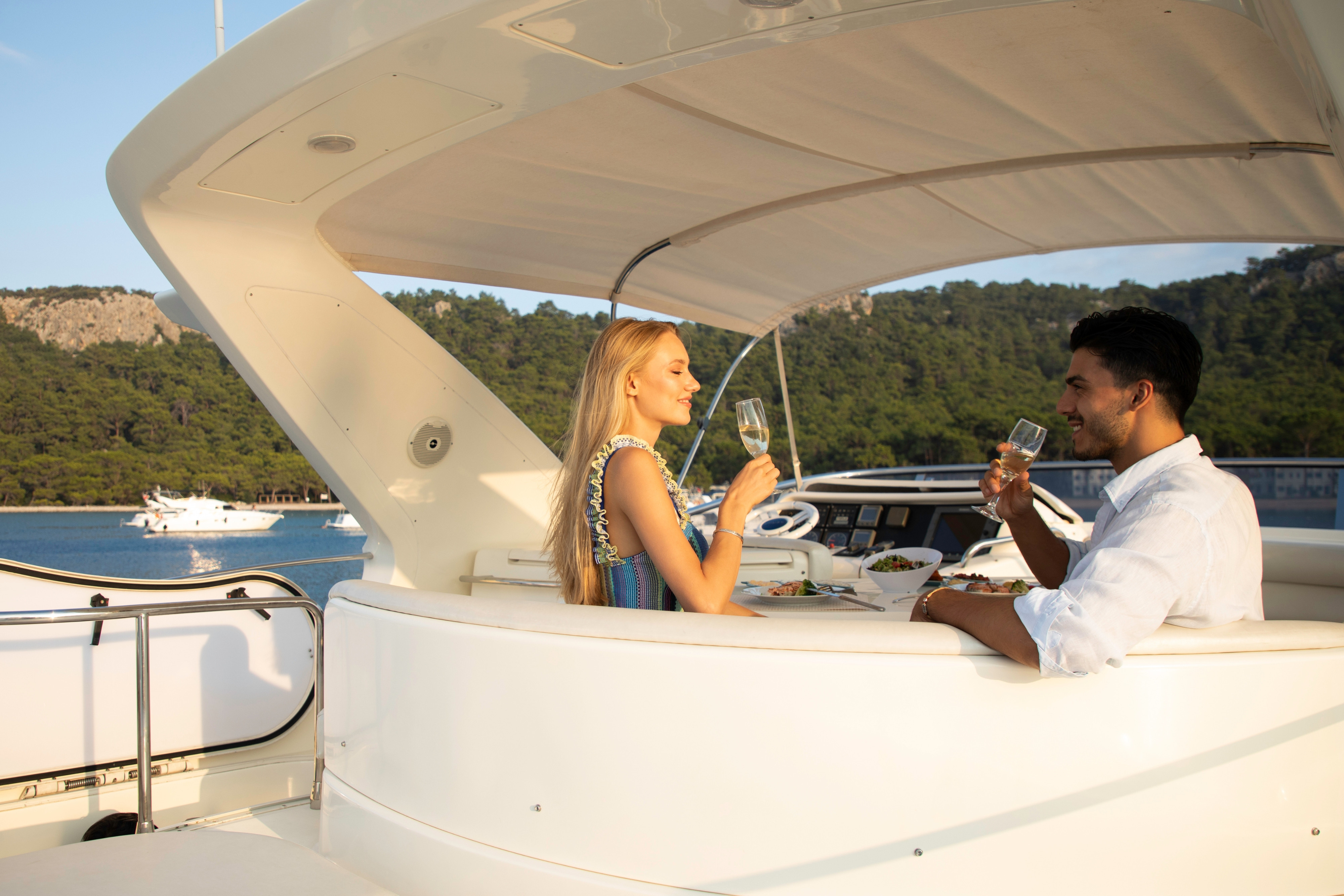 Discover 6 Best Options To Enjoy a Beautiful Sunset at a Romantic Dinner Cruise in Orlando