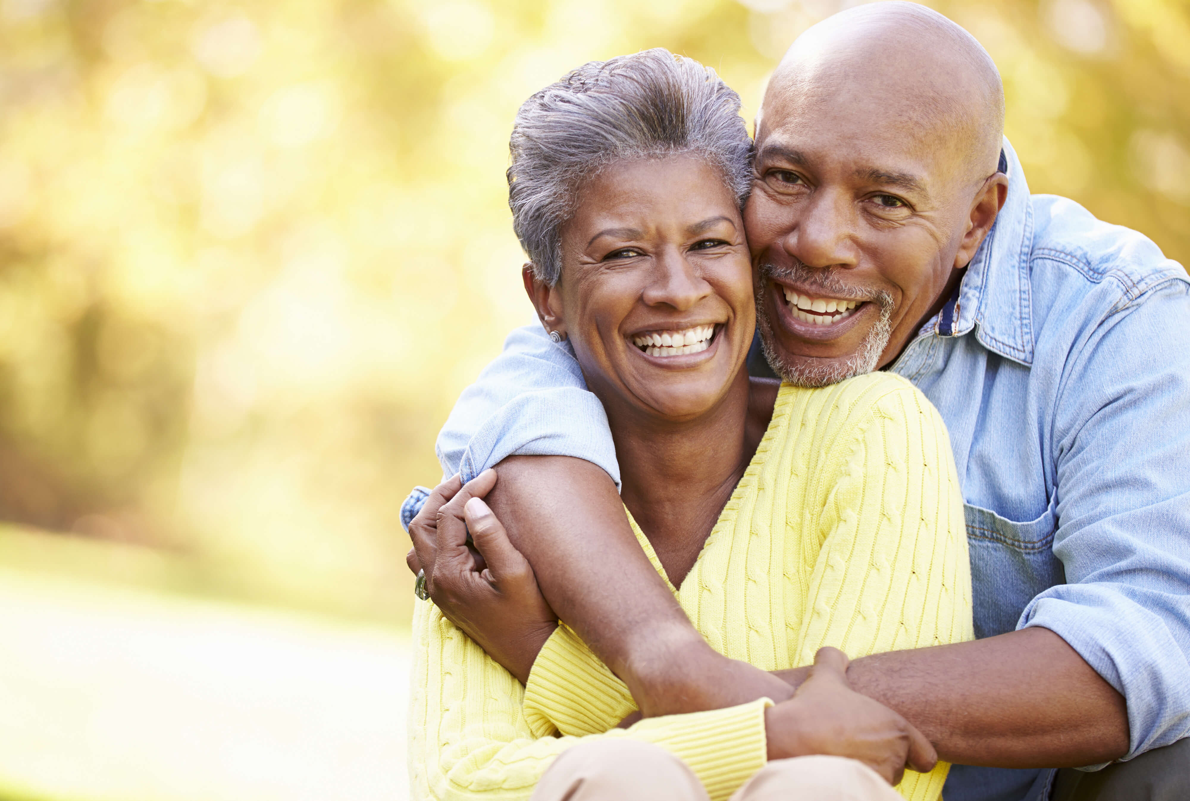 SENIOR COUPLE IN LOVE ON A TOURIST TRIP TO NYC - westgate new york grand central