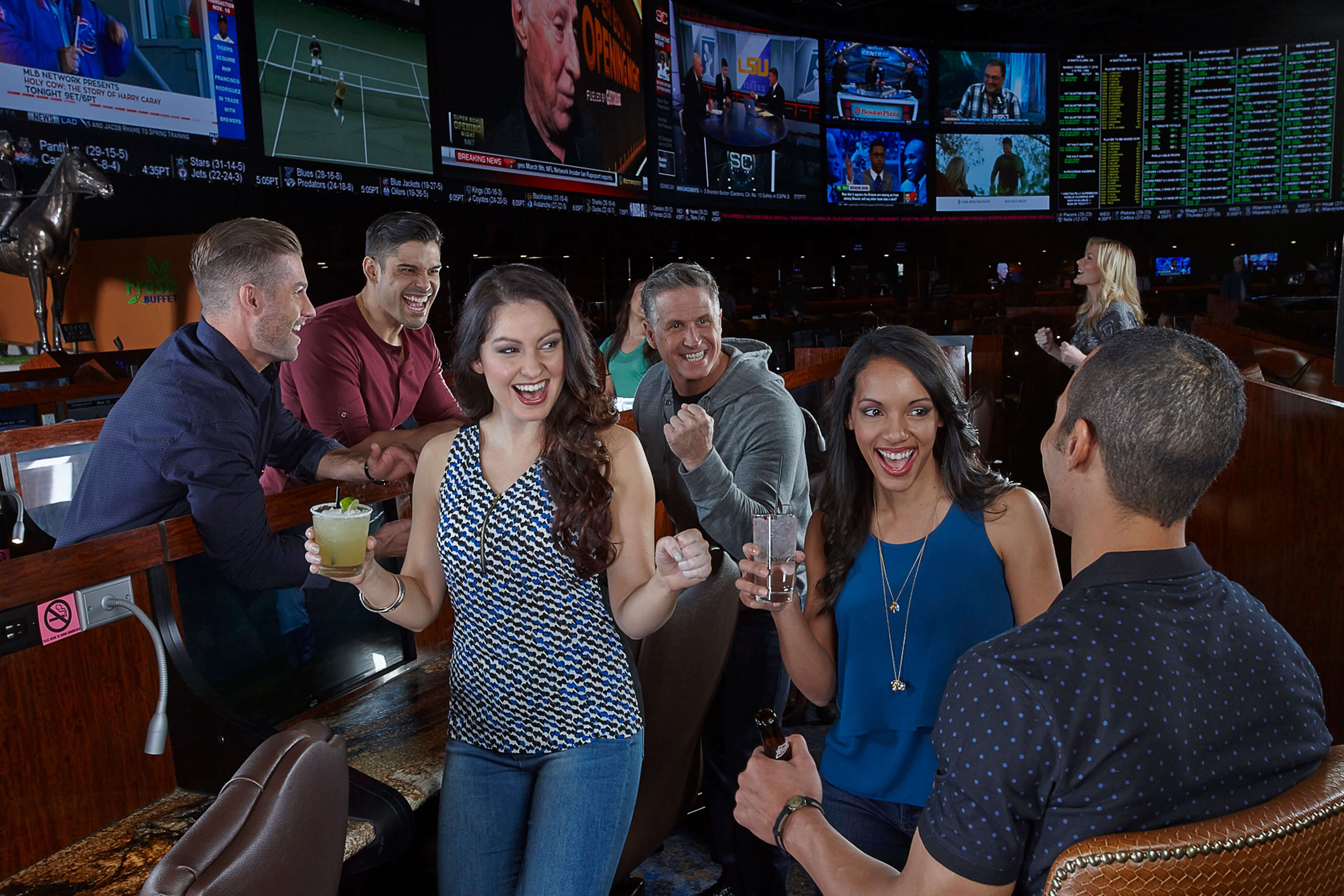 Party at the Las Vegas SuperBook | Las Vegas Race & Sports SuperBook